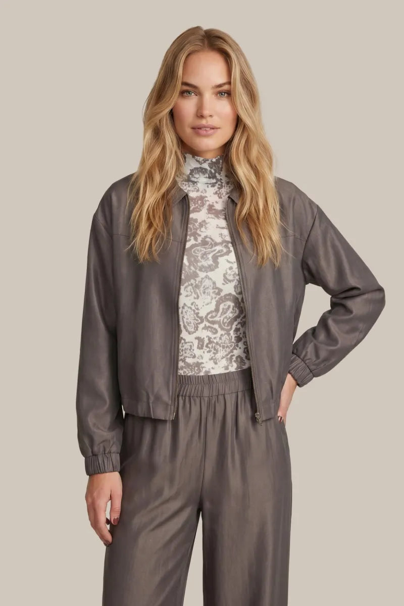 Simone's Look – Taupe satijn met een vleugje groen